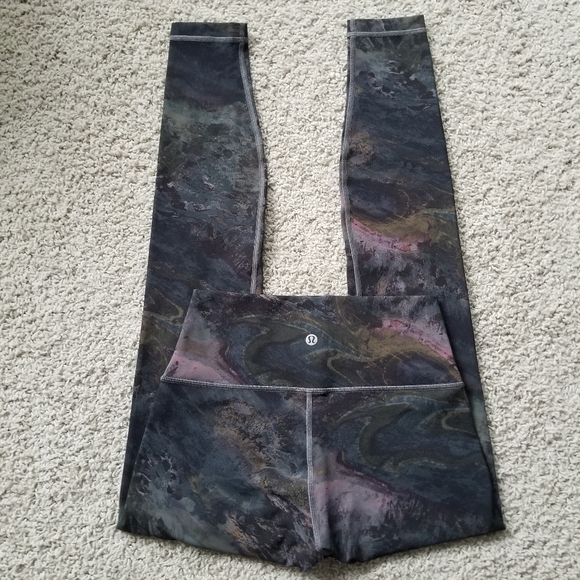 Lululemon High-Rise Wunder Under Tight *Full-On Luxtreme 28" in Radiant Multi - Picture 8 of 10